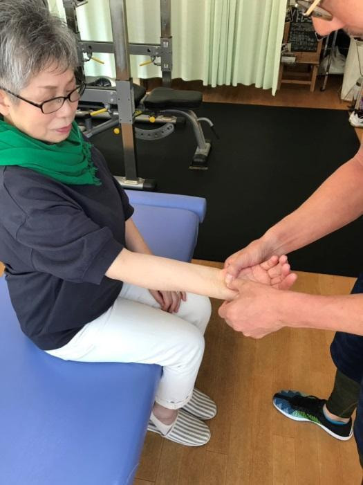 手根管症候群の治療|奈良西大寺の整体,カイロ院の山縣カイロプラクティック院